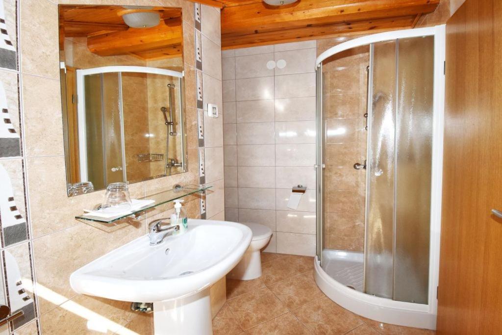 Apartments And Rooms Branka Novigrad Istria Extérieur photo